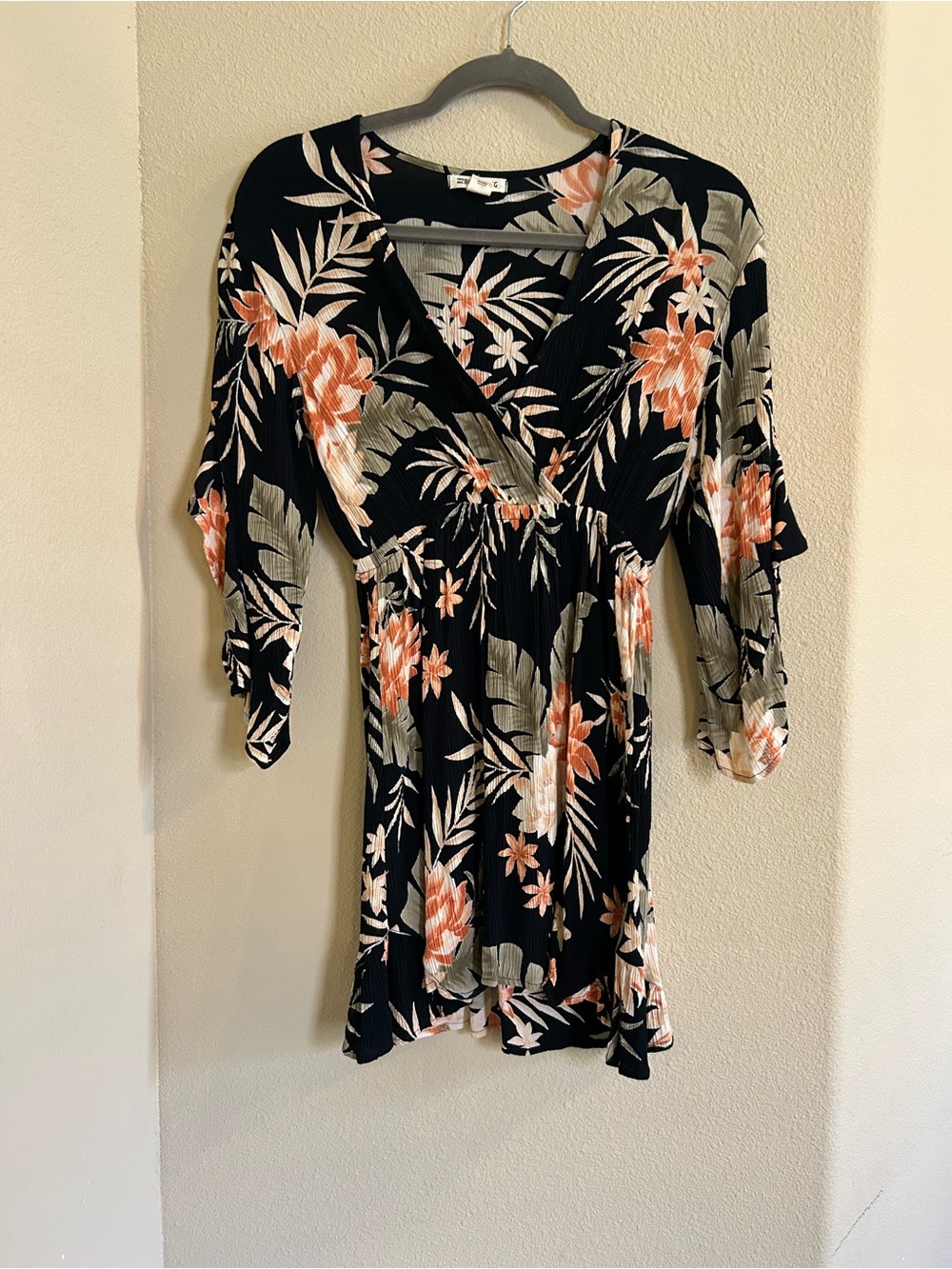 Billabong Women’s Black Hawaiian Floral Dress- Peach & Cream & Green Floral